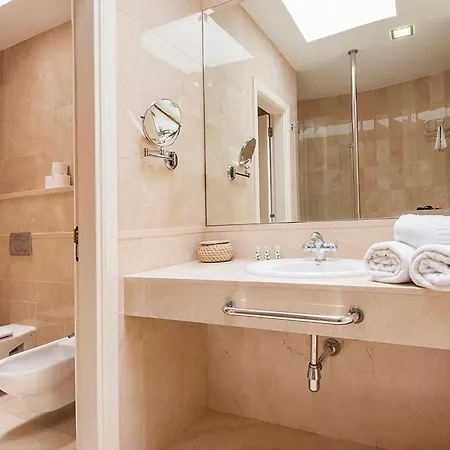 Tauro Deluxe Villa *