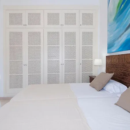 Tauro Deluxe Villa *
