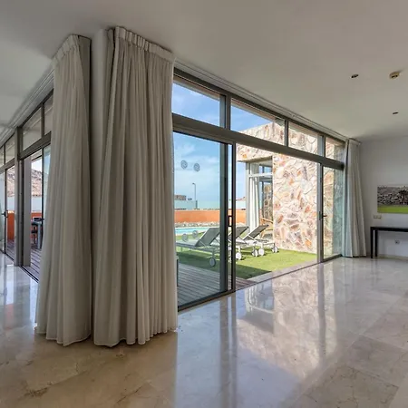 Tauro Deluxe Villa