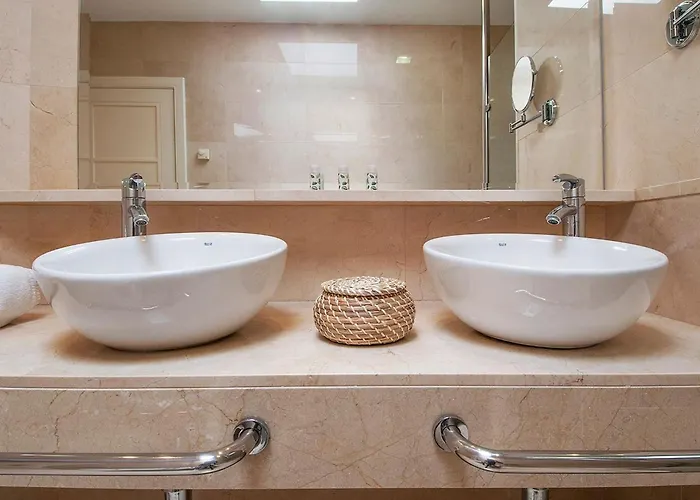 Tauro Deluxe Villa *