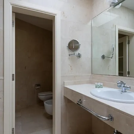 Tauro Deluxe Villa *